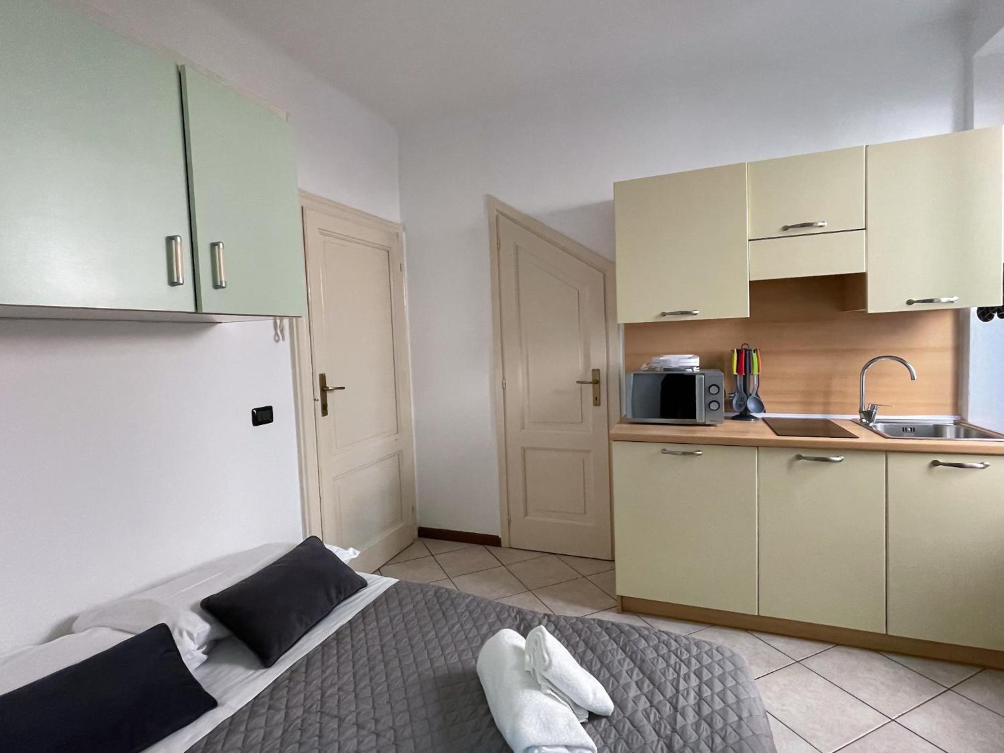 Roncati 7 Center Town Studio Apartments Bellagio Buitenkant foto