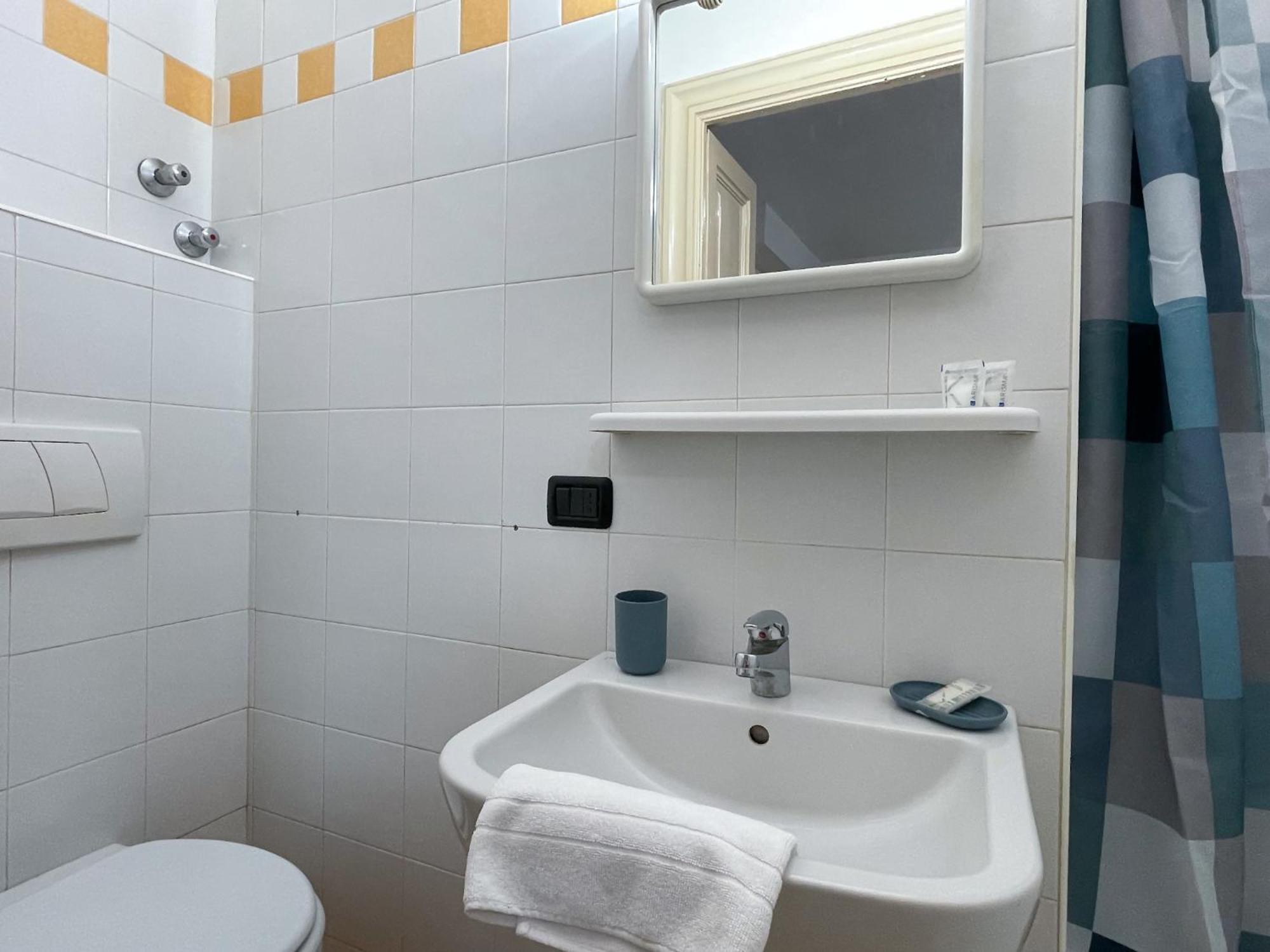 Roncati 7 Center Town Studio Apartments Bellagio Buitenkant foto