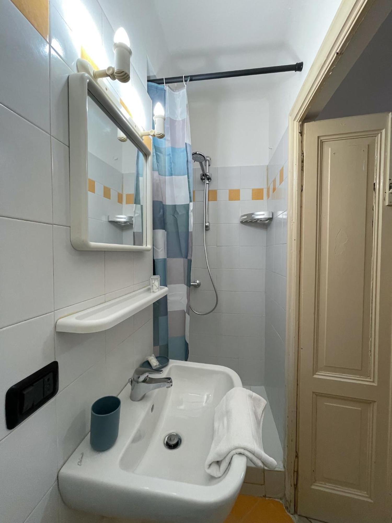 Roncati 7 Center Town Studio Apartments Bellagio Buitenkant foto