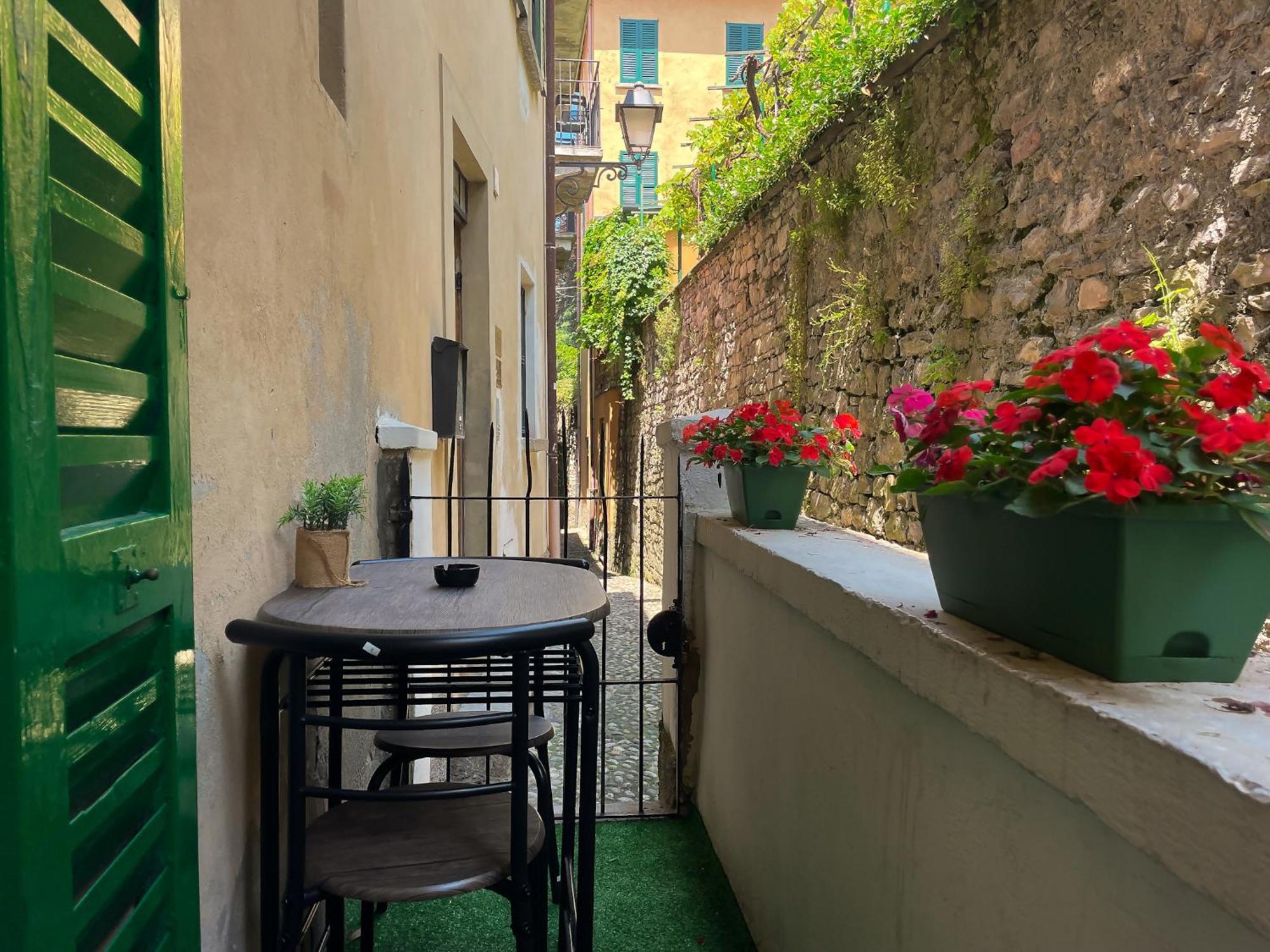 Roncati 7 Center Town Studio Apartments Bellagio Buitenkant foto